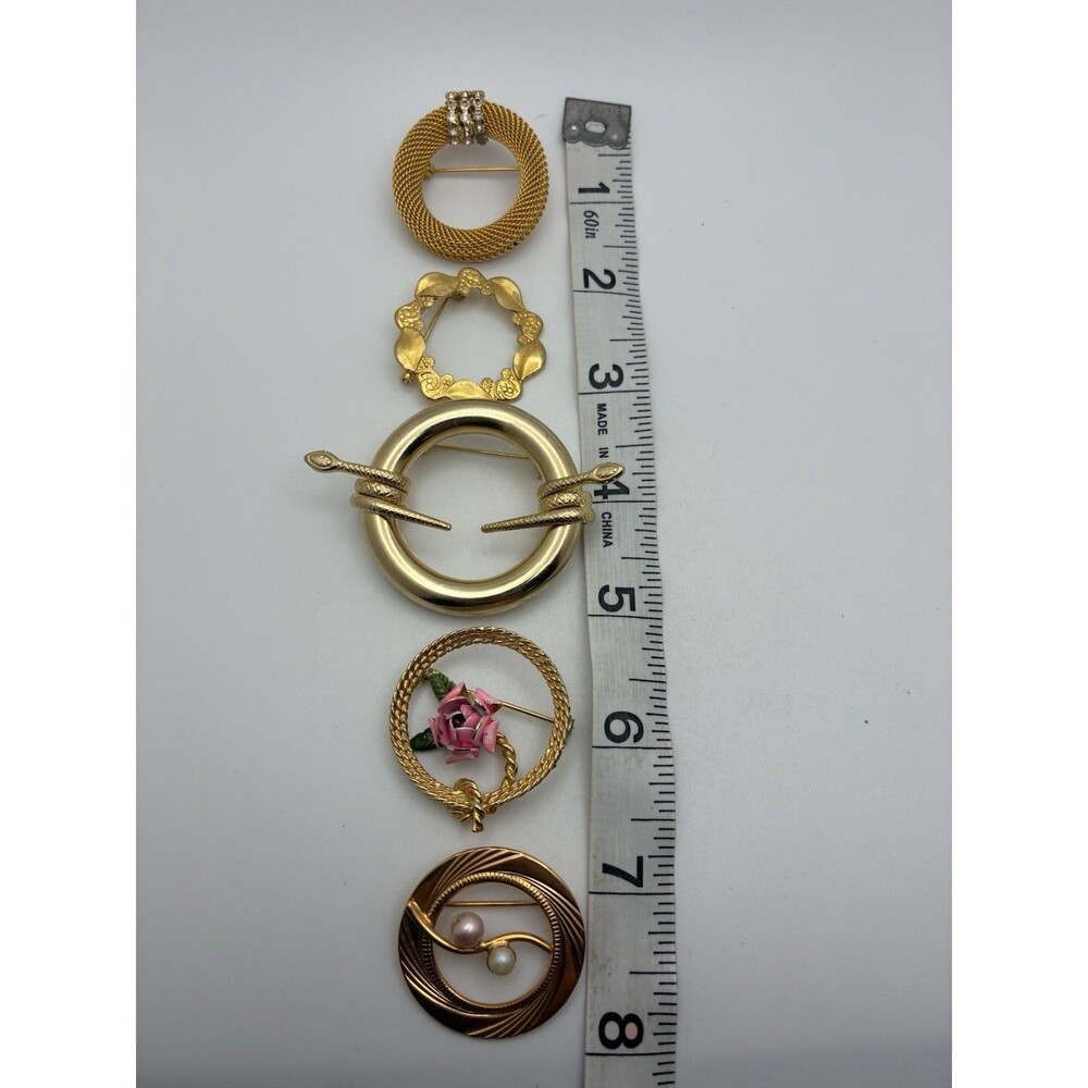 5 Brooch Lot Gold Tone Round Vintage Unsigned Snake Flower Pearl Leaf Wreath - Picture 7 of 14